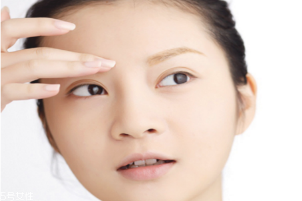 如何去掉黑眼圈小技巧,祛除黑眼圈最有效的小妙招