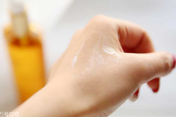 精华液适合什么肤质,怎么选精华液