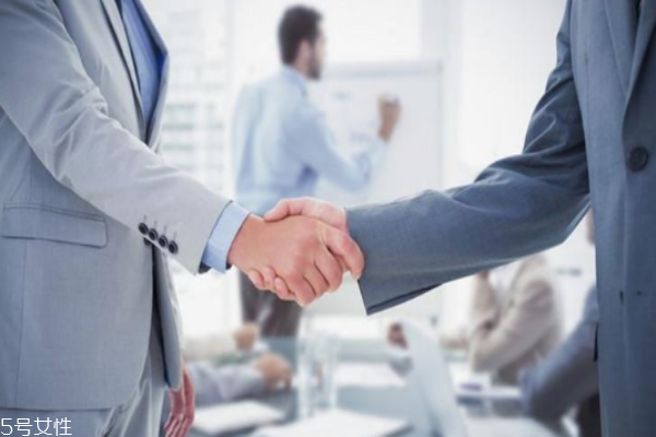 静电是怎么产生的原理,静电是怎么产生的,它有哪些危害?