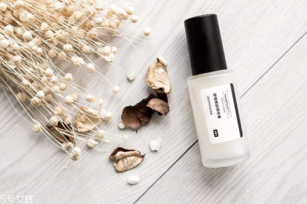 精华液可以天天使用吗,精华液晚上用还是白天用