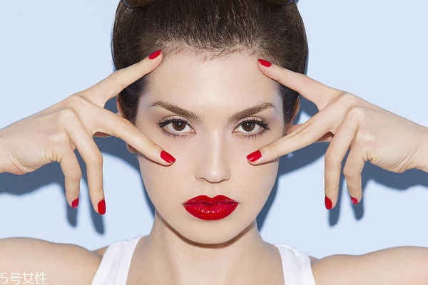 涂眼霜的正确手法视频,涂眼霜的正确手法视频教程 涂眼霜的正确手法视频,涂眼霜的正确手法视频教程