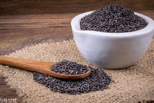 女人吃什么容易变老,女人吃什么不会变老越来越漂亮