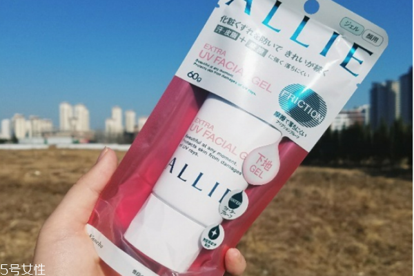 嘉娜宝防晒霜怎么样,嘉娜宝防晒霜成分表 嘉娜宝防晒霜怎么样,嘉娜宝防晒霜成分表