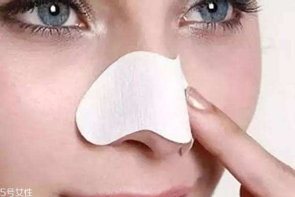 鼻头上长痘痘是什么原因,鼻头冒痘的原因