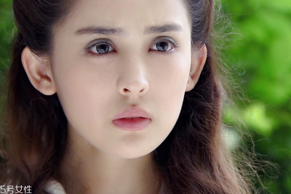 眼周黑眼圈太深什么原因,黑眼圈很深是什么原因