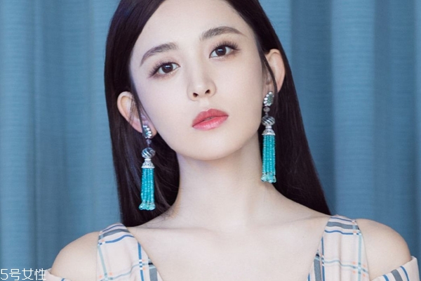 脸上的法令纹原因,法令纹的形成原因是什么