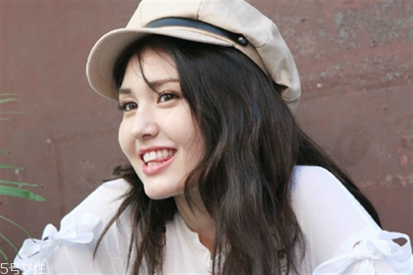 适合二十岁左右女生用的面膜,适合四十岁女人的面膜