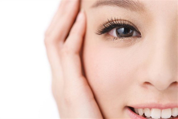 补水面膜可以一天做两次吗面膜敷太多对皮肤不...,补水面膜可以一天做两次吗?