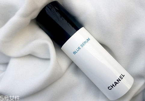 精华乳可以直接涂脸吗,精华乳可以直接涂在脸上吗