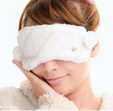 眼睛疲劳热敷还是冷敷好,热敷眼睛对视力的好处