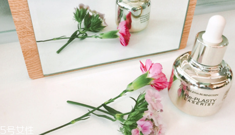 精华液和精华乳哪个好,乳液和精华液哪个好