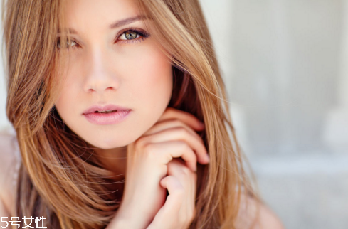 额头上长粉刺痘痘是什么原因,额头上长痘痘是什么原因如何去除 额头上长粉刺痘痘是什么原因,额头上长痘痘是什么原因如何去除