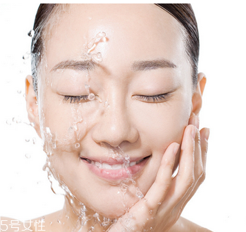 皮肤干燥晚上怎么护理,干皮晚上怎么护肤