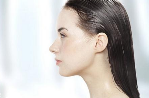 全脸毛孔粗大什么原因,脸颊两边毛孔粗大是怎么回事