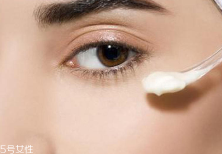 眼霜在什么年龄段用,眼霜适用年龄
