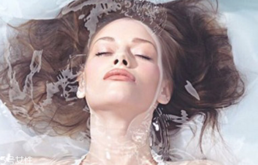 夏天油性皮肤用什么护肤品比较好,夏天油性皮肤用什么护肤品