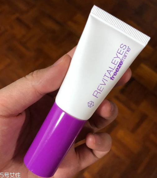 补水型眼霜,眼霜和水乳