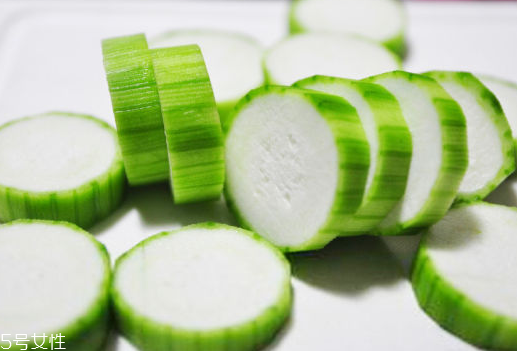 丝瓜水护肤功效和作用,丝瓜爽肤水的功效和作用