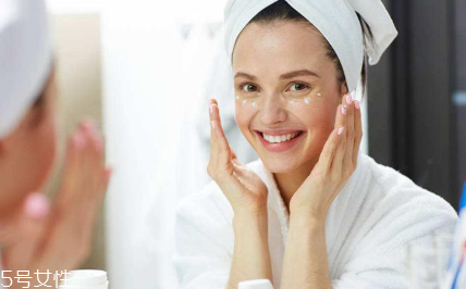 眼霜什么质地比较好,眼霜的质地分为哪几种