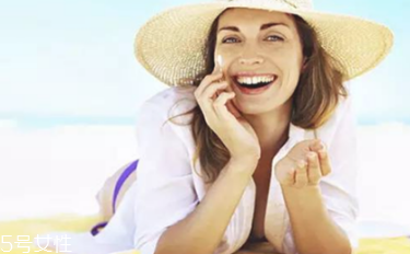 夏天用一般的防晒霜,需要每天卸妆吗?,涂防晒霜要不要卸妆