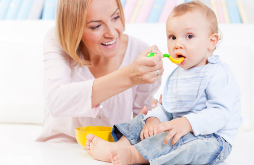 如何给宝宝补水,秋天怎么补水