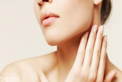 颈纹怎么淡化,颈纹深怎么办怎么改善
