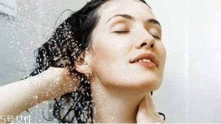 头发干枯用什么护发素比较好,请问头发枯黄用什么护理好