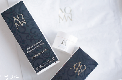 黛珂白檀美白和修复哪个好用,黛珂白檀修复水乳