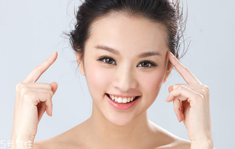 用眼霜眼睛周围刺痛,擦眼霜眼睛周围刺痛怎么回事