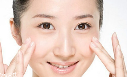 眼霜使用步骤,眼霜的涂抹顺序 眼霜使用步骤,眼霜的涂抹顺序