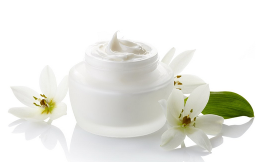 夏天用面霜还是乳液好,夏天用面霜好还是乳液好