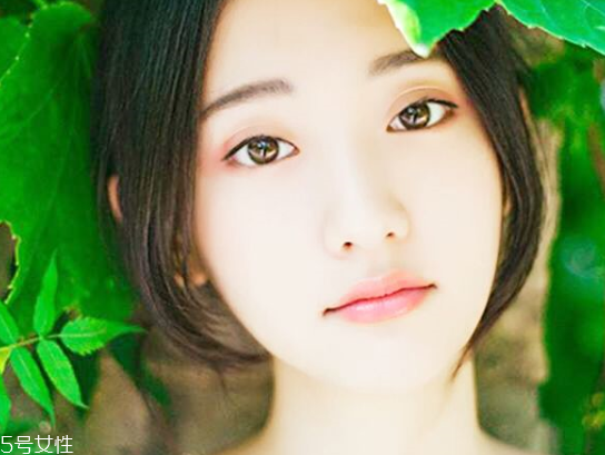 夏天脸痒是缺水吗,夏天脸痒是缺水吗还是螨虫