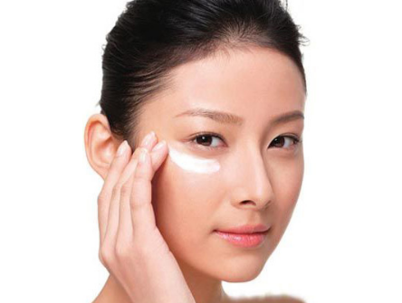 眼霜适合什么年龄,眼霜在什么年龄段用