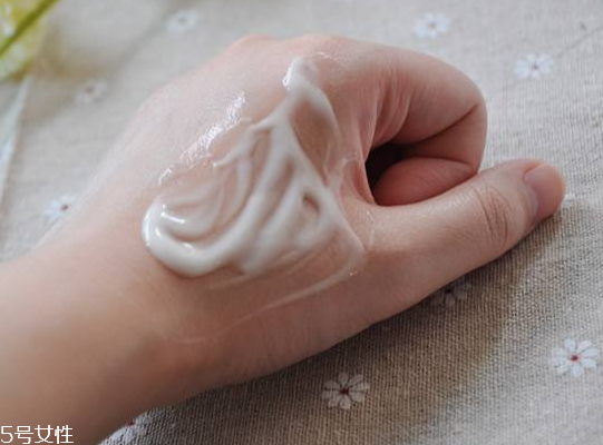 过期乳液有什么妙用,过期乳液有什么用处