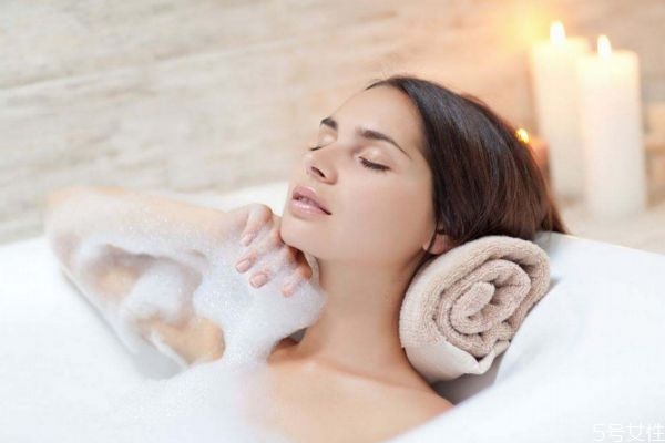 每天热水泡澡的好处和坏处,热水泡澡的好处和坏处 每天热水泡澡的好处和坏处,热水泡澡的好处和坏处