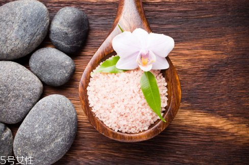 浴盐泡澡后要冲洗吗,泡澡浴盐的正确使用方法