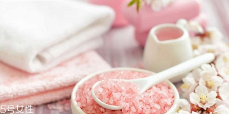 浴盐的用法及作用,浴盐怎么用效果最好