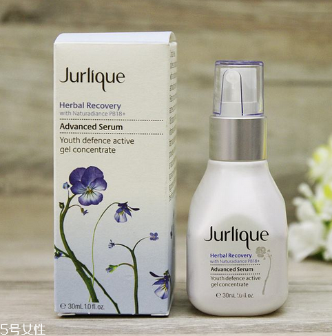 涂精华液之前要涂什么,涂完精华液后面用什么 涂精华液之前要涂什么,涂完精华液后面用什么