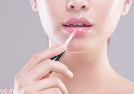 咖啡唇部磨砂膏有用吗,唇部磨砂膏有用吗