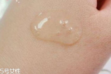 美白精华不能白天用吗,美白精华需要每天用吗 美白精华不能白天用吗,美白精华需要每天用吗