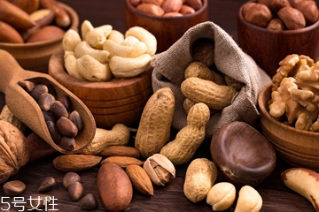 坚果油的使用方法,坚果出油了还能吃吗