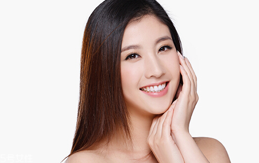 美白精华液怎么用啊,精华液应该怎么用