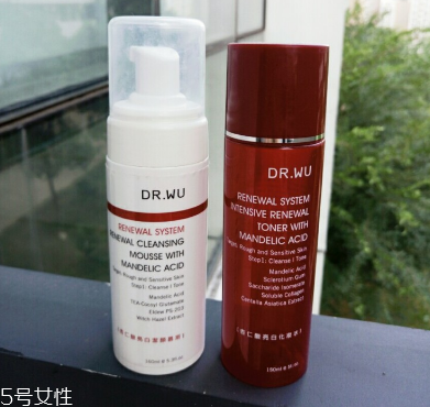 玻尿酸洁面慕斯