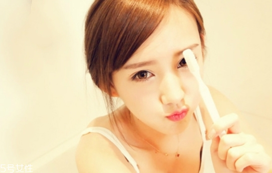 如何消除嘴角暗沉,嘴角暗沉怎么改善