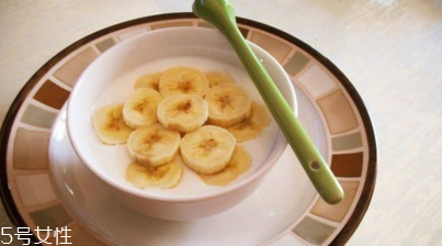 香蕉牛奶面膜怎么做?功效怎么样,香蕉牛奶面膜怎么做 香蕉牛奶面膜怎么做?功效怎么样,香蕉牛奶面膜怎么做