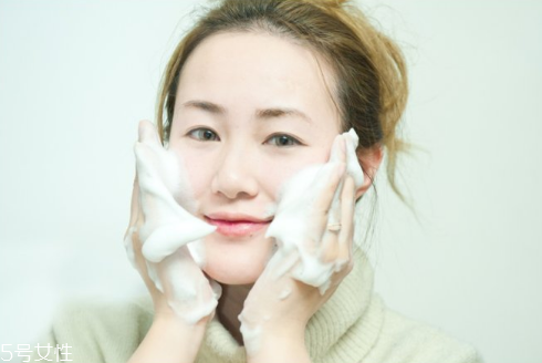 洗面奶早晚都要用吗?,什么洗面奶好用