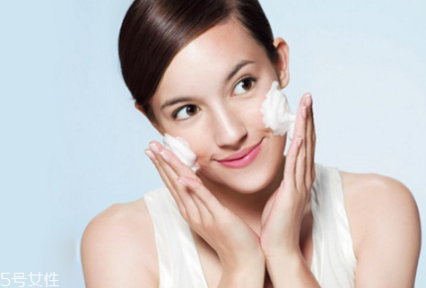 洗面奶的使用频率及时间,洗面奶使用次数