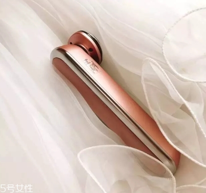 雅萌bloom和ace的区别,雅萌10t好还是bloom好用