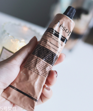 伊索护手霜哪个闻起来更好,伊索护手霜好用吗