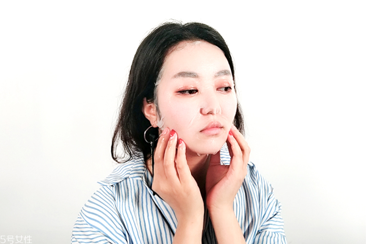 一叶子清颜净肤炭黑面膜怎么样,一叶子净肤炭黑面膜什么功效 一叶子清颜净肤炭黑面膜怎么样,一叶子净肤炭黑面膜什么功效